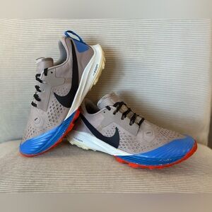 Mens Nike Air Zoom Terra Kiger 5 (Style Code: AQ2220-200) size 8